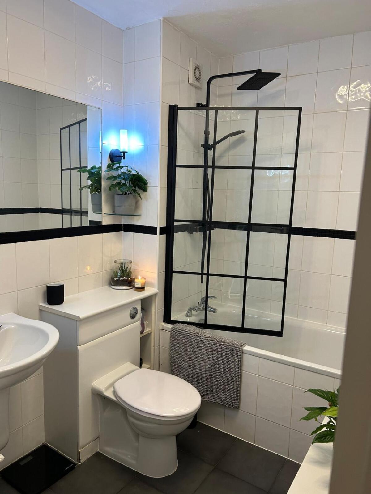Apartment Cousy Flat With Small Garden In Fantastic Location